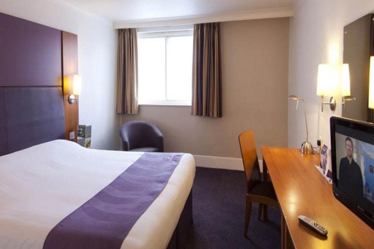 Premier Inn Peterborough North Экстерьер фото