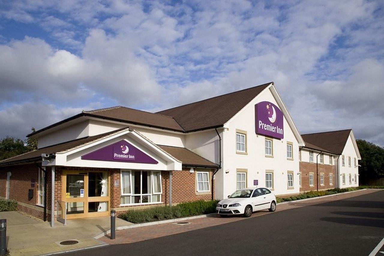 Premier Inn Peterborough North Экстерьер фото