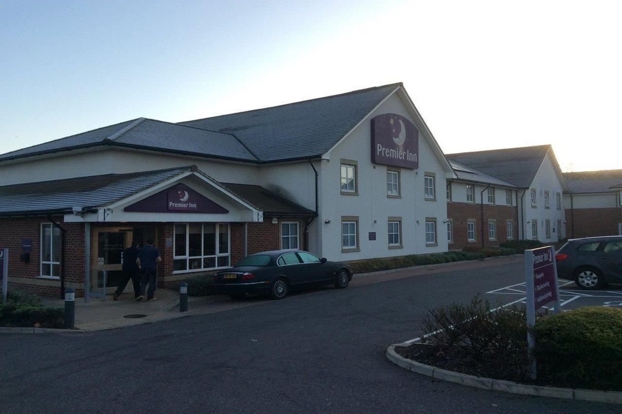 Premier Inn Peterborough North Экстерьер фото