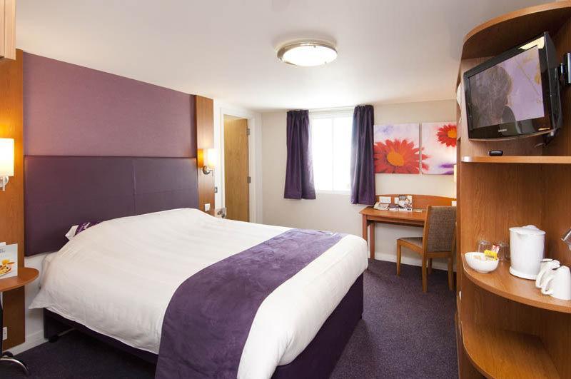 Premier Inn Peterborough North Экстерьер фото