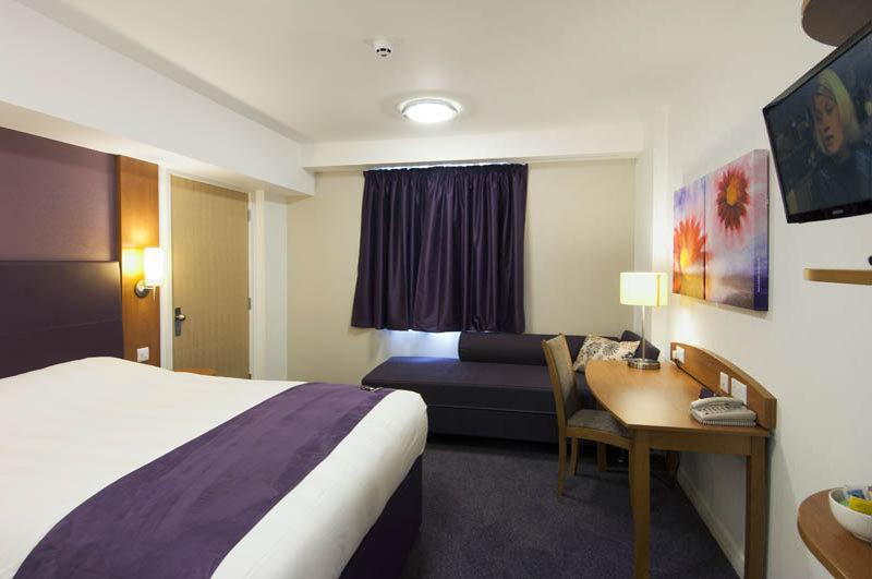 Premier Inn Peterborough North Экстерьер фото